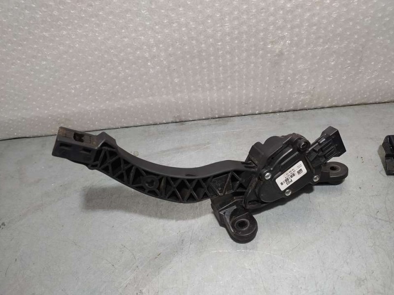 Recambio de potenciometro pedal para hyundai i30 (gd) classic referencia OEM IAM 327003XXX  
