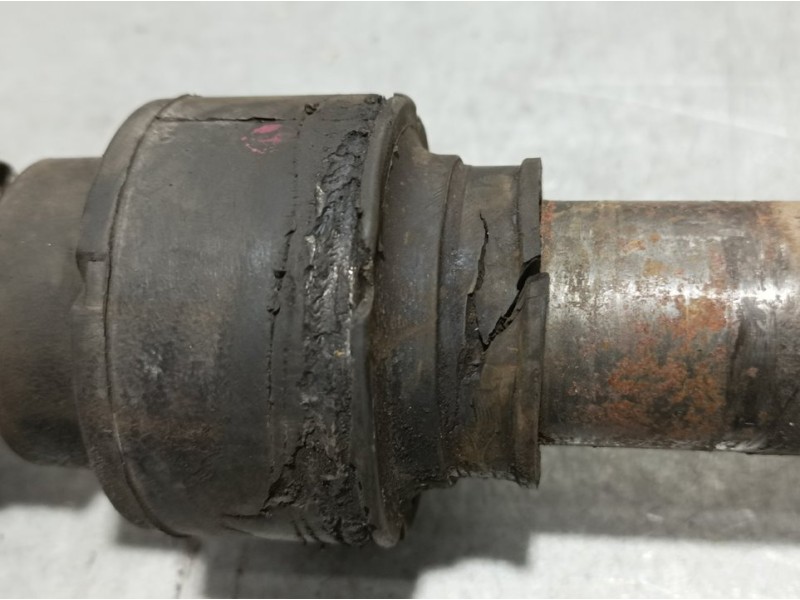 Recambio de transmision delantera derecha para dacia sandero stepway referencia OEM IAM 391003037A  FLECTOR ROTO