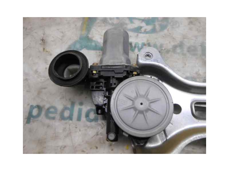 Recambio de elevalunas delantero derecho para toyota land cruiser (j12) 3.0 d-4d gx referencia OEM IAM   6 PINS