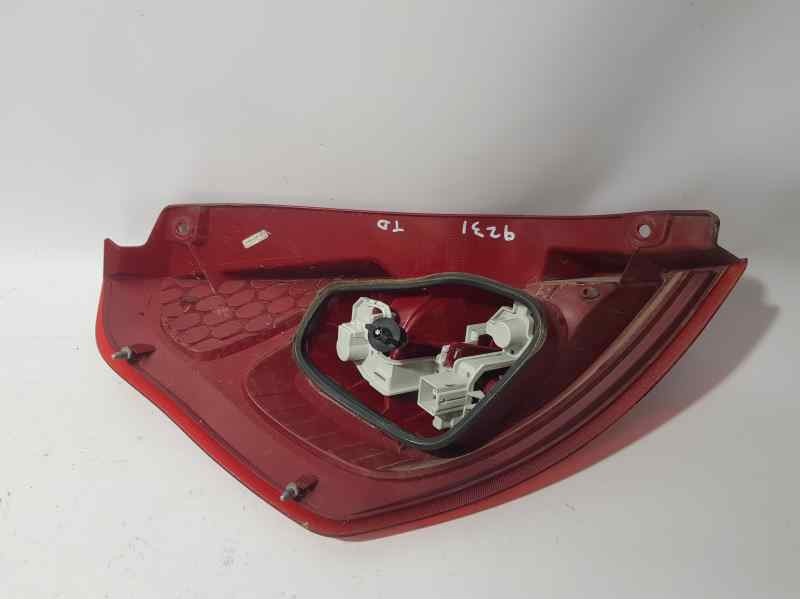 Recambio de piloto trasero derecho para ford fiesta (cb1) ghia referencia OEM IAM 8A6113404A  