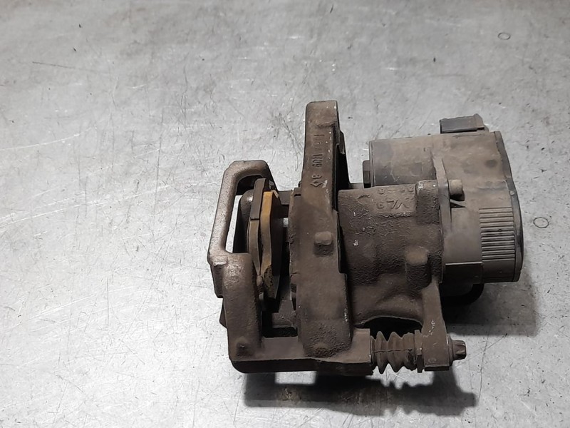 Recambio de pinza freno trasera derecha para peugeot 5008 gt line 1.5 hdi 130 cv referencia OEM IAM SIN REF  