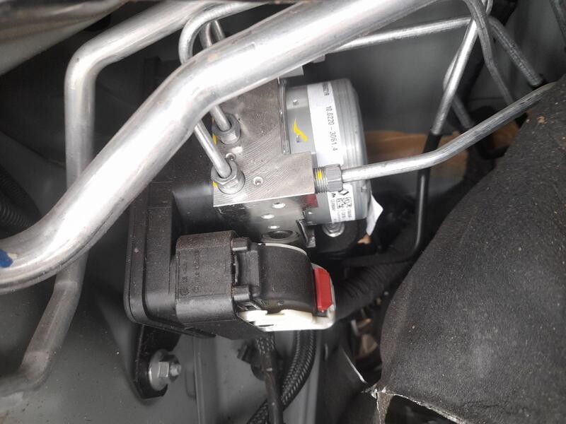 Recambio de abs para dacia sandero iii 1.0 tce 90 eco-g referencia OEM IAM 476606630R  