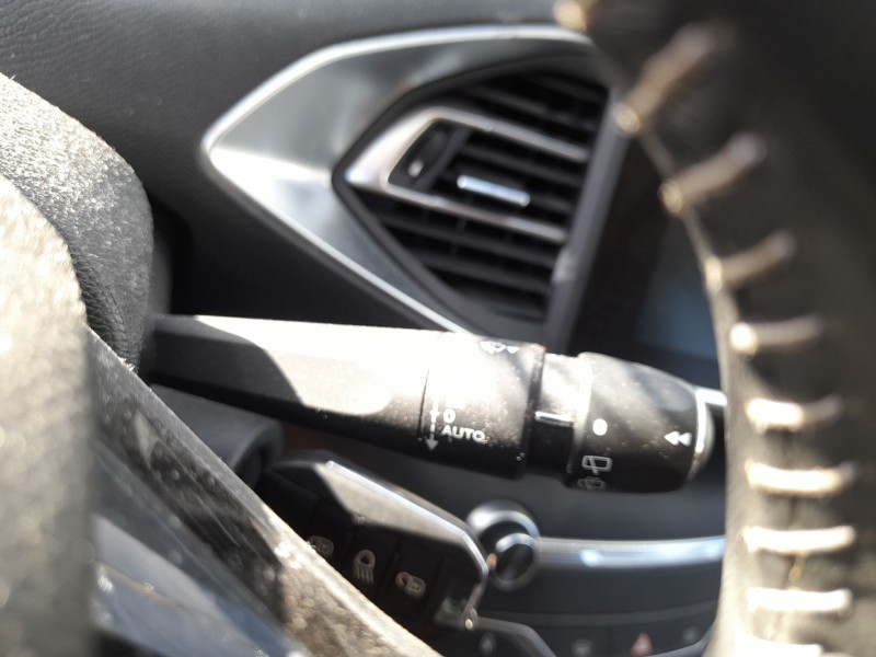 Recambio de mando luces y limpia para peugeot 308 ii (lb_, lp_, lw_, lh_, l3_) 1.6 hdi 100 referencia OEM IAM   