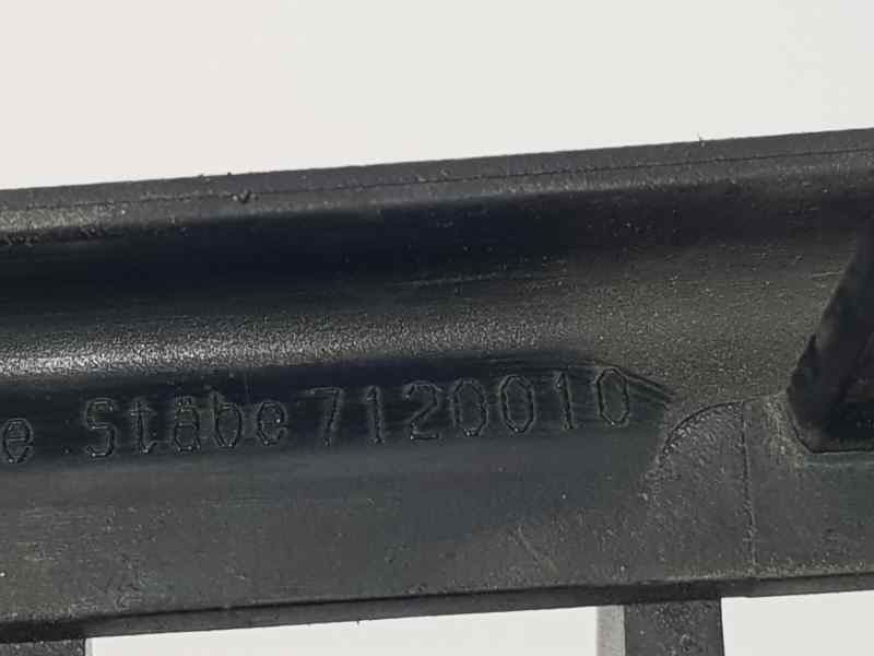Recambio de rejilla delantera para bmw serie 3 berlina (e90) 325i referencia OEM IAM 7120010  DERECHA ROZADA
