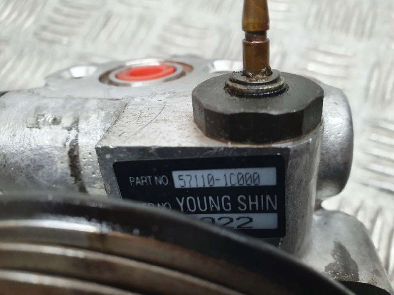 Recambio de bomba direccion para hyundai getz (tb) 1.1 básico referencia OEM IAM 571101C000  