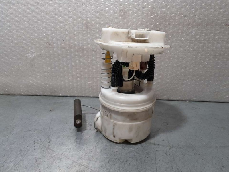 Recambio de aforador para dacia sandero stepway referencia OEM IAM 172021904R  4 PINES