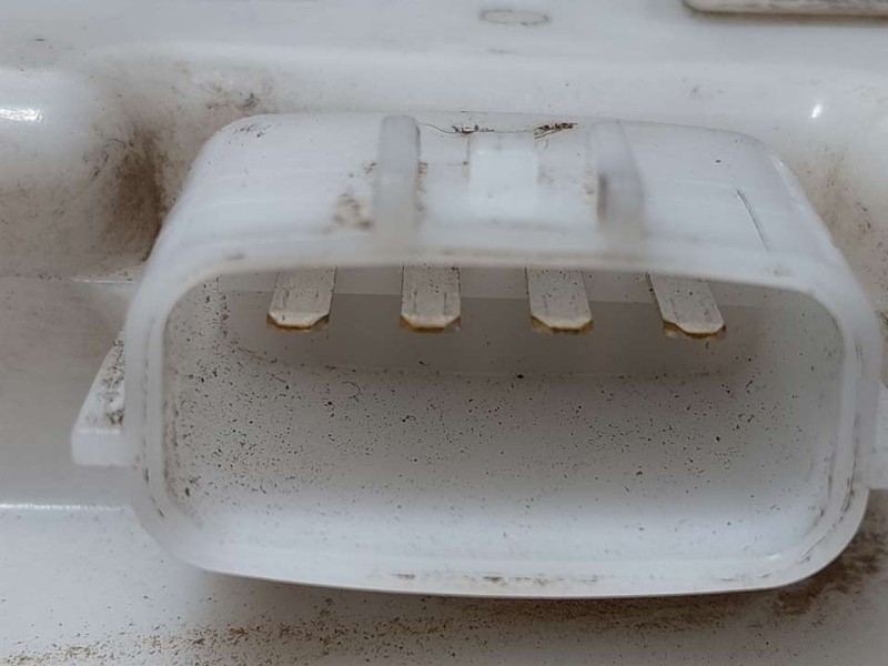 Recambio de aforador para dacia sandero stepway referencia OEM IAM 172021904R  4 PINES