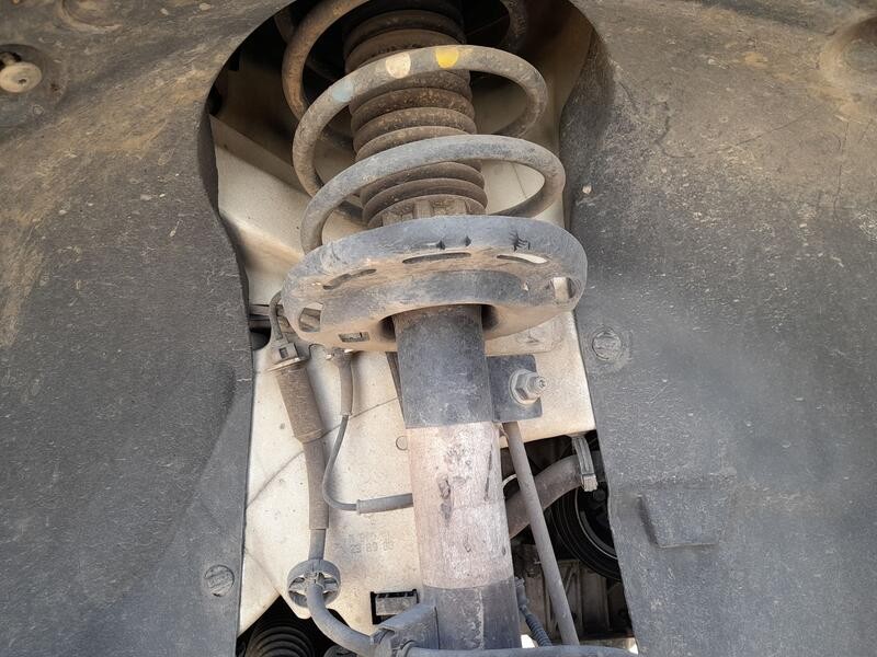 Recambio de amortiguador delantero derecho para citroën c4 cactus 1.2 vti 82 referencia OEM IAM 9810704980  