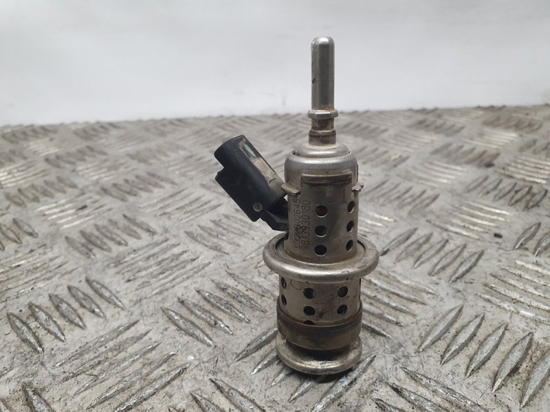 Recambio de inyector adblue para peugeot 3008 allure referencia OEM IAM 9813930180 L322B02645 