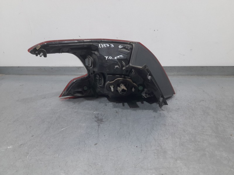 Recambio de piloto trasero derecho exterior para peugeot 308 ii (lb_, lp_, lw_, lh_, l3_) 1.6 hdi 100 referencia OEM IAM 9823728