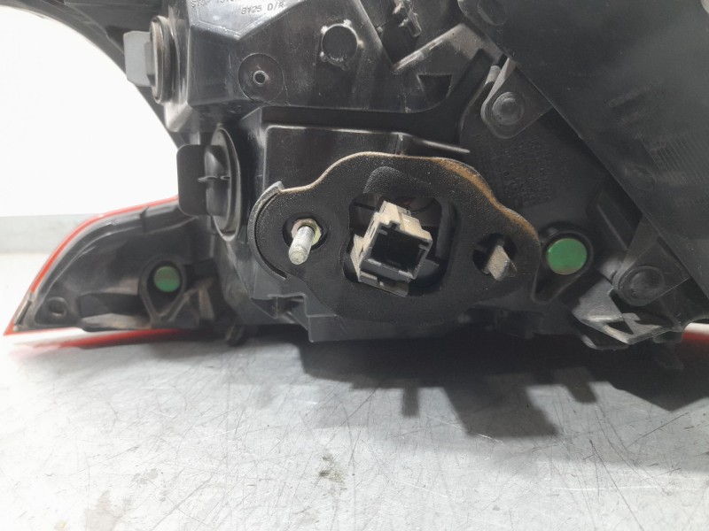 Recambio de piloto trasero derecho exterior para peugeot 308 ii (lb_, lp_, lw_, lh_, l3_) 1.6 hdi 100 referencia OEM IAM 9823728