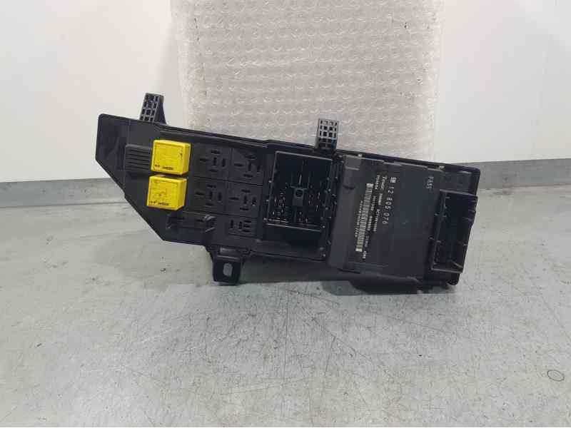 Recambio de caja reles / fusibles para saab 9-3 cabrio 2.0 t vector referencia OEM IAM 12805076  