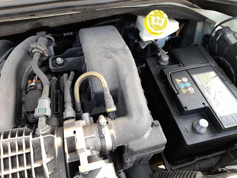 Recambio de carcasa filtro aire para citroën c4 cactus 1.2 vti 82 referencia OEM IAM 9826454780  