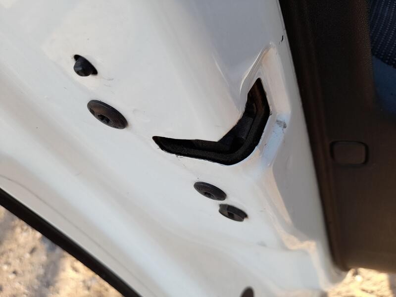 Recambio de cerradura puerta delantera izquierda para citroën c4 cactus 1.2 vti 82 referencia OEM IAM 9819038580  