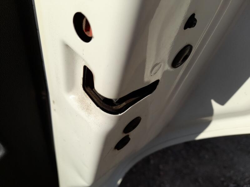 Recambio de cerradura puerta trasera derecha para citroën c4 cactus 1.2 vti 82 referencia OEM IAM 9819038880  