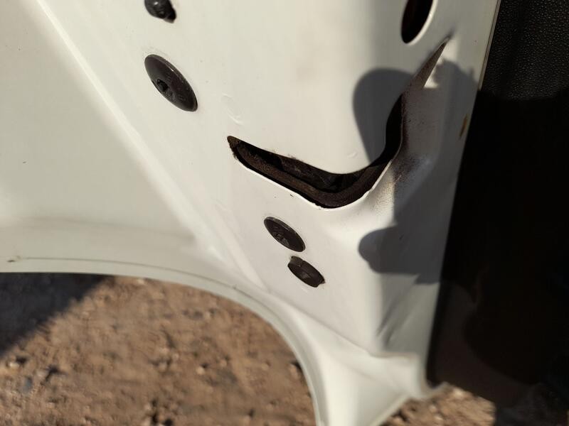 Recambio de cerradura puerta trasera izquierda para citroën c4 cactus 1.2 vti 82 referencia OEM IAM 9819038980  