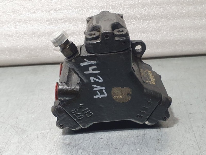 Recambio de bomba alta presion para hyundai tucson (jm) 2.0 crdi style referencia OEM IAM 3310027000 0445010038 BOSCH