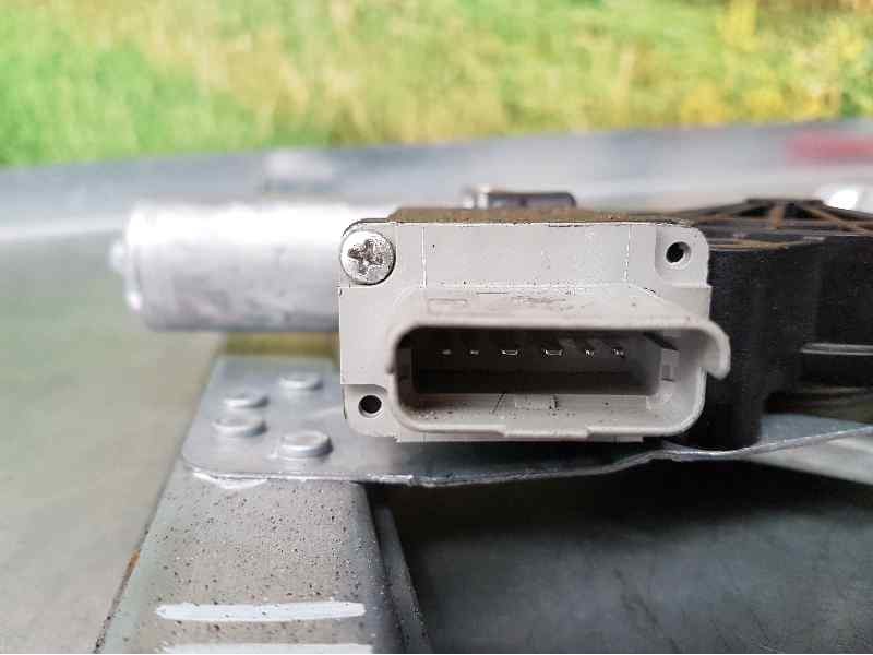 Recambio de elevalunas delantero izquierdo para dacia sandero stepway referencia OEM IAM 807211440R 6 PINS ELECTRICO