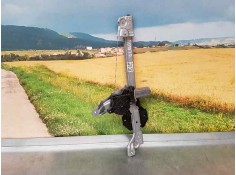 ELEVALUNAS TRASERO DERECHO 827206057R 2 PINS ELECTRICO