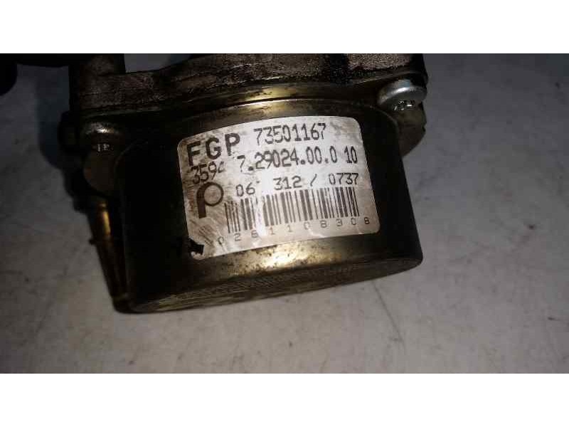Recambio de depresor freno / bomba vacio para opel combo (corsa c) 1.3 16v cdti cat (z 13 dt / ln9) referencia OEM IAM 729024000