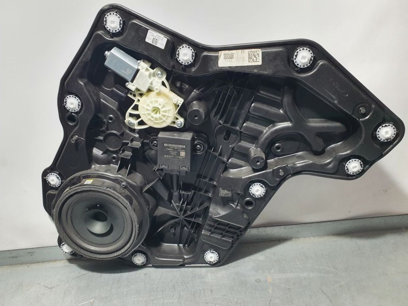 Recambio de elevalunas trasero derecho para ford fiesta (ce1) titanium referencia OEM IAM L1BBA27000CB  ELECTRICO 2 PINS