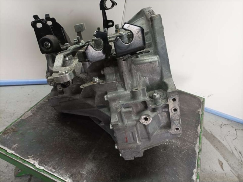 Recambio de caja cambios para toyota auris touring sports (e18) active referencia OEM IAM 12EPP301517C 3030002400 6VELOCIDADES