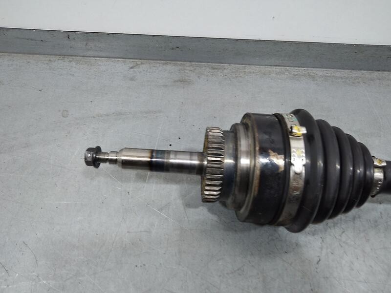 Recambio de transmision delantera izquierda para ssangyong rodius 4wd power referencia OEM IAM 4130036000  