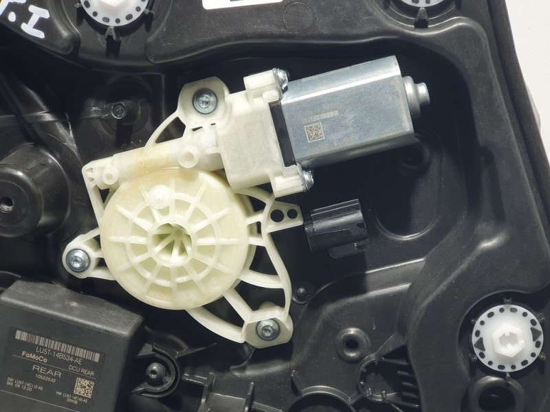 Recambio de elevalunas trasero izquierdo para ford fiesta (ce1) titanium referencia OEM IAM L1BBA27001CB  ELECTRICO 2 PINS