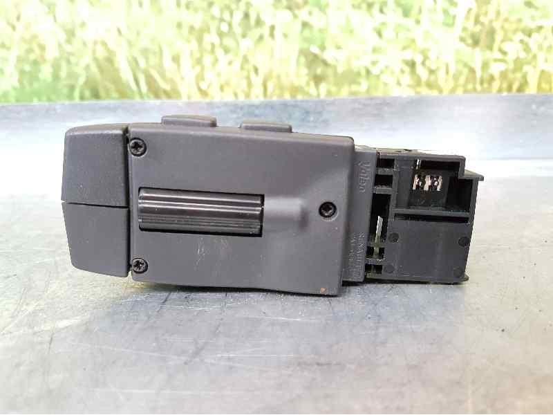 Recambio de mando radio para dacia sandero stepway referencia OEM IAM 82009950420 M13J7 