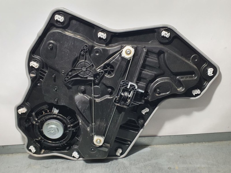 Recambio de elevalunas trasero izquierdo para ford fiesta (ce1) titanium referencia OEM IAM L1BBA27001CB  ELECTRICO 2 PINS