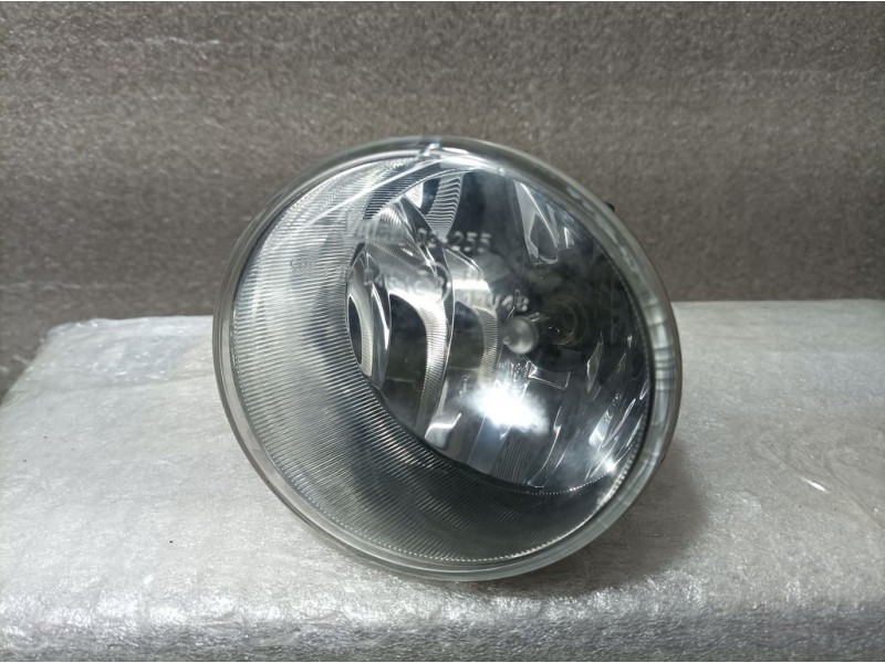 Recambio de faro antiniebla izquierdo para toyota prius+ advance referencia OEM IAM 90008499  VALEO