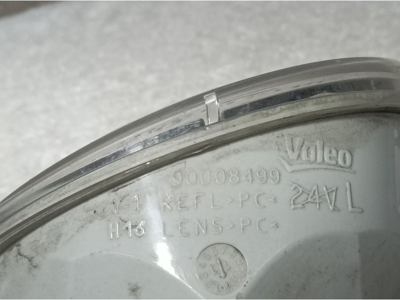 Recambio de faro antiniebla izquierdo para toyota prius+ advance referencia OEM IAM 90008499  VALEO