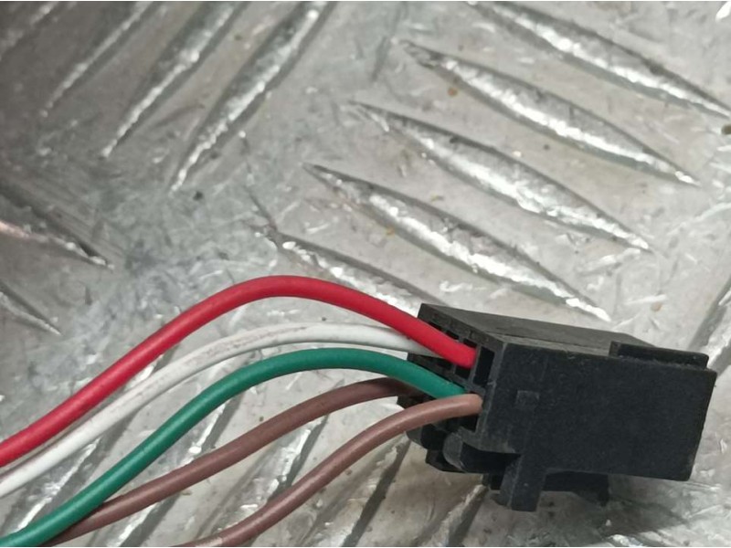 Recambio de retrovisor izquierdo para alfa romeo mito (145) junior referencia OEM IAM 0156106558  ELECTRICO 5 CABLES