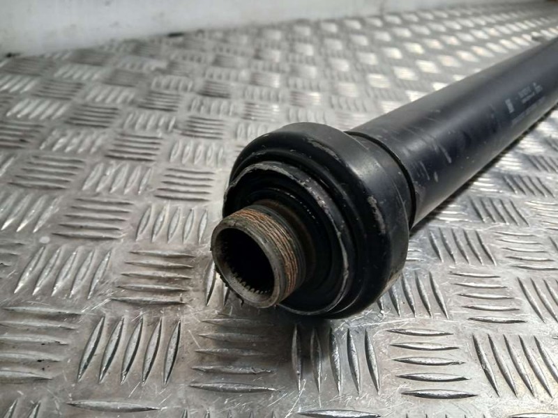 Recambio de transmision central para bmw serie 1 lim. 5-trg. (f20) 116d referencia OEM IAM 864183503 72883810 TRASERA