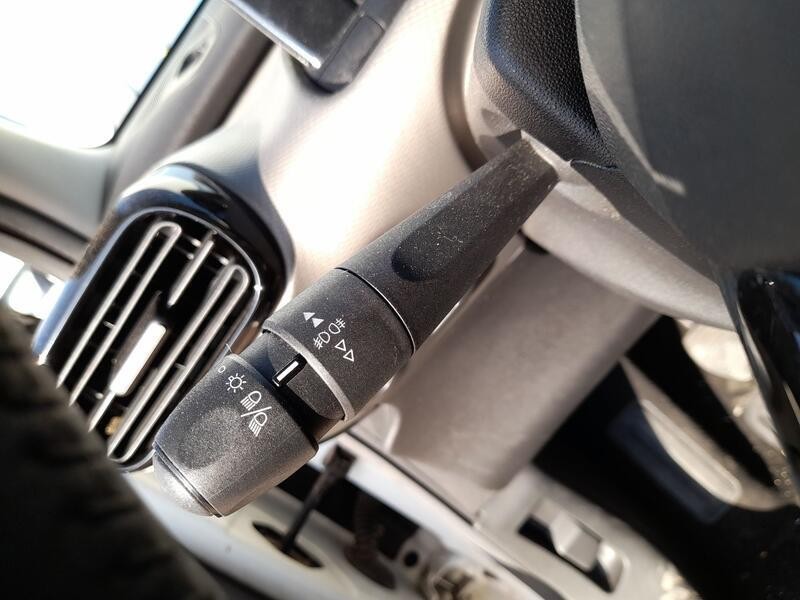 Recambio de mando luces y limpia para citroën c4 cactus 1.2 vti 82 referencia OEM IAM 98046101ZD  