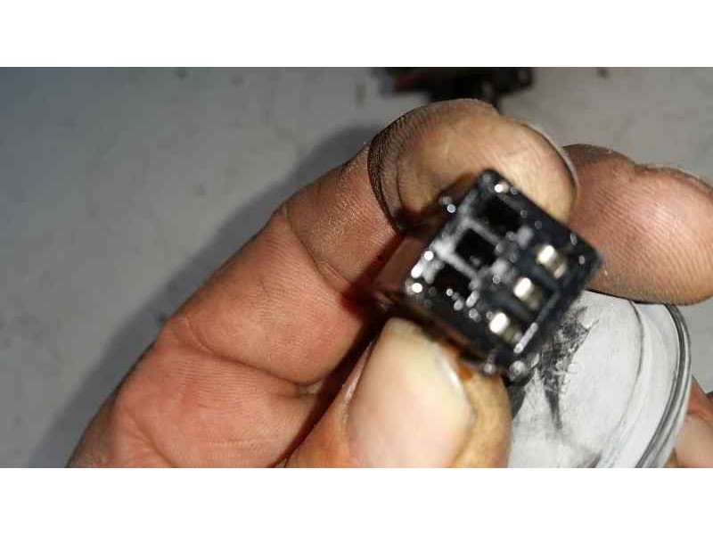 Recambio de retrovisor derecho para opel corsa d catch me referencia OEM IAM  3PINS ELECTRICO