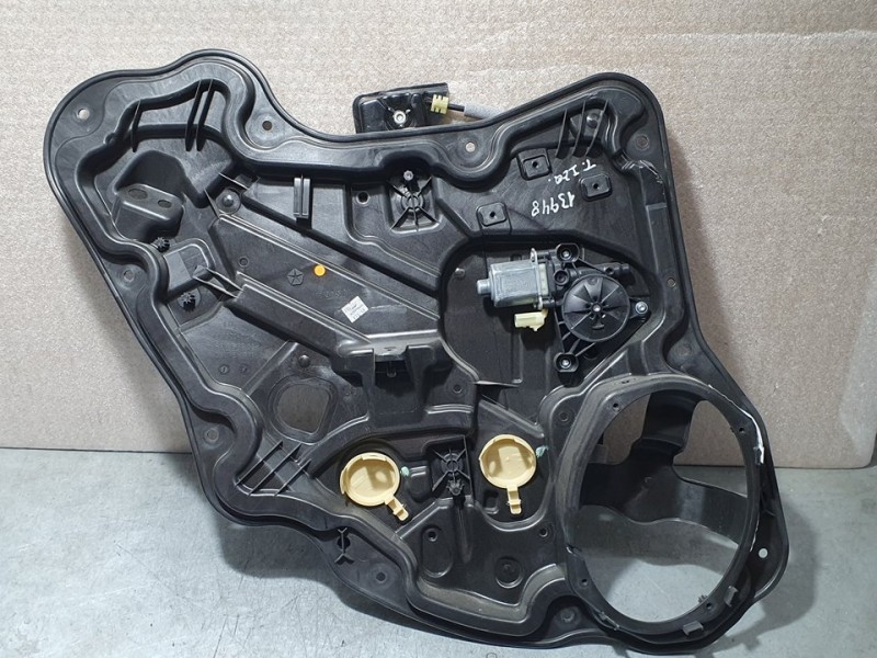 Recambio de elevalunas trasero izquierdo para jeep compass ii sport 4x2 referencia OEM IAM 2610BK711 68243945AA ELECTRICO