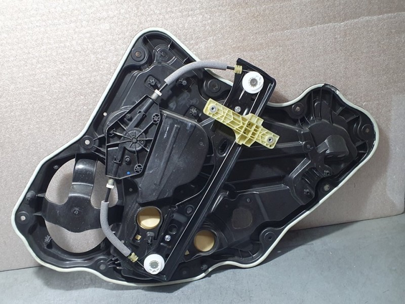 Recambio de elevalunas trasero izquierdo para jeep compass ii sport 4x2 referencia OEM IAM 2610BK711 68243945AA ELECTRICO