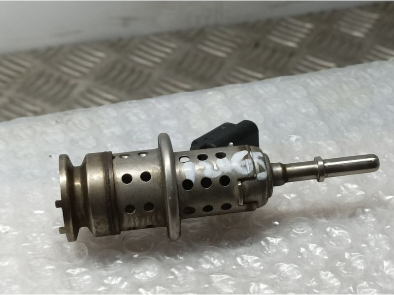 Recambio de inyector adblue para peugeot 5008 active referencia OEM IAM 9801187080  