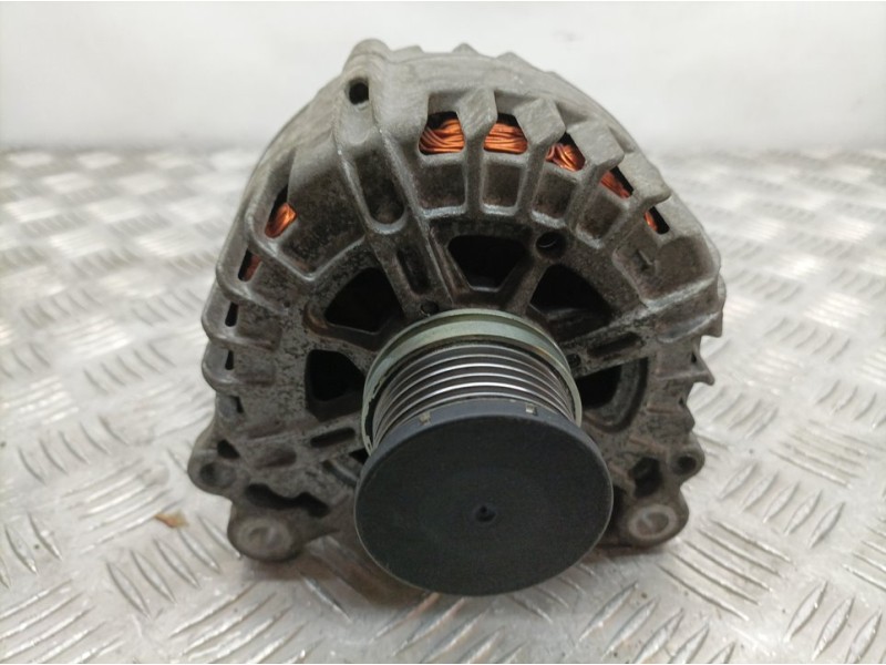 Recambio de alternador para volkswagen crafter caja cerrada caja cerrada 35, batalla mediana referencia OEM IAM 03L906024B 26162