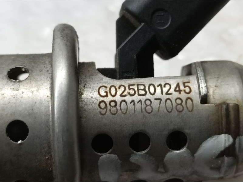 Recambio de inyector adblue para peugeot 5008 active referencia OEM IAM 9801187080  