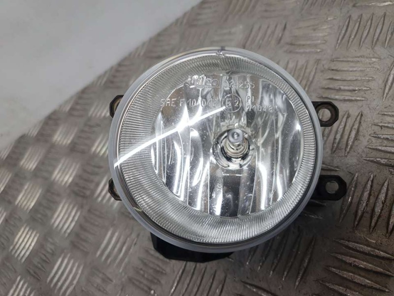 Recambio de faro antiniebla derecho para toyota auris touring sports (e18) active referencia OEM IAM 8122002110 90008497 VALEO