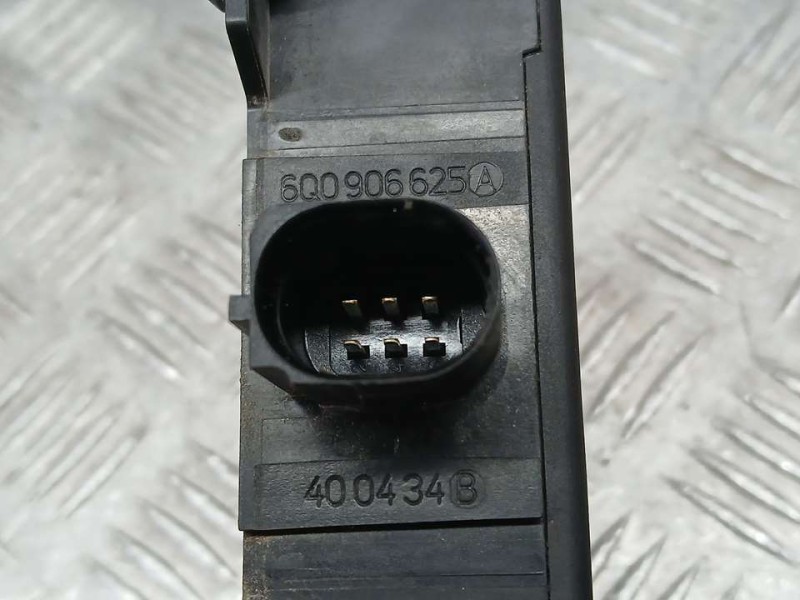 Recambio de modulo electronico para seat ibiza (6l1) hit referencia OEM IAM 6Q0906625A 400434B 