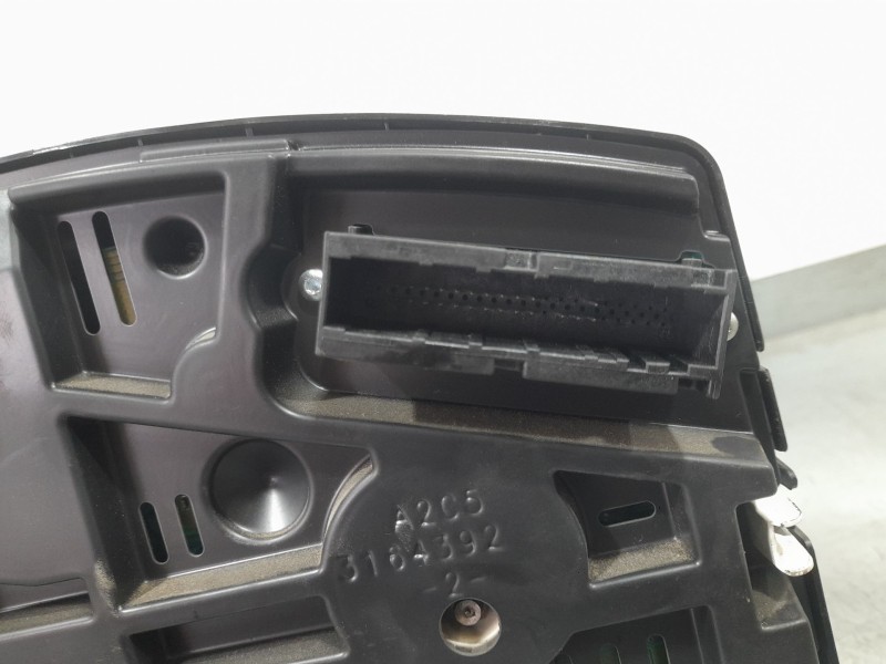 Recambio de cuadro instrumentos para opel zafira b cosmo referencia OEM IAM 13225988  