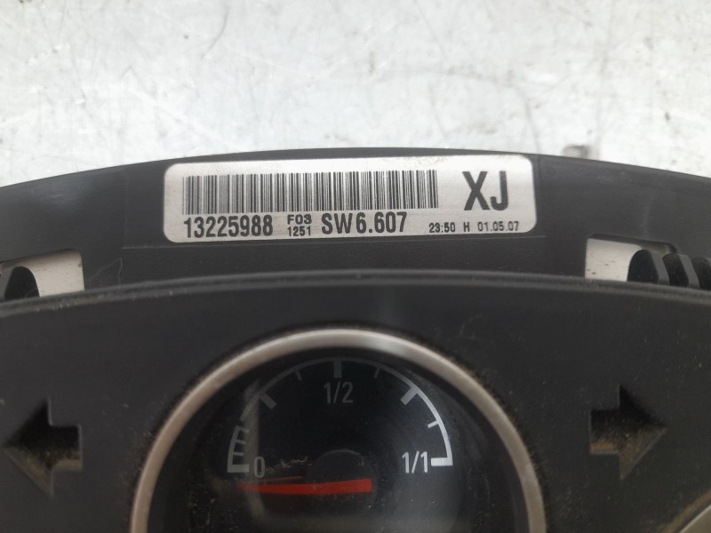 Recambio de cuadro instrumentos para opel zafira b cosmo referencia OEM IAM 13225988  
