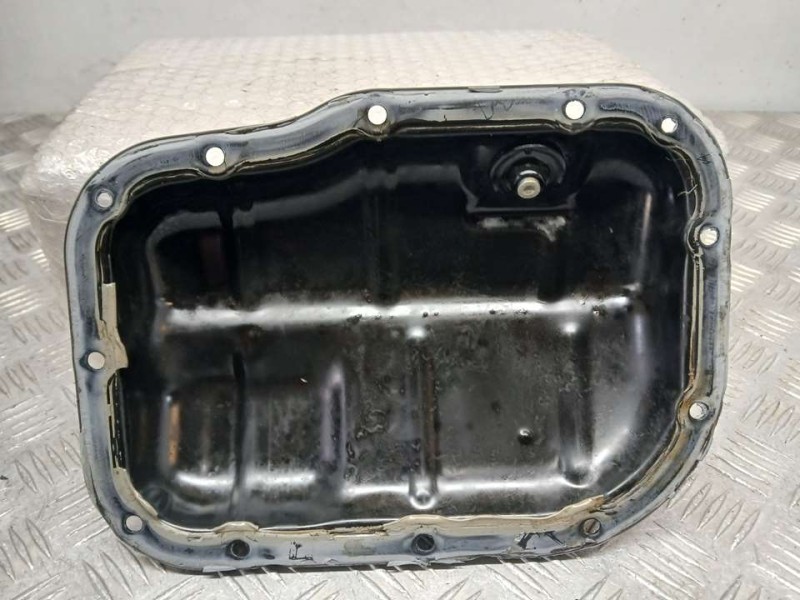 Recambio de carter para toyota auris 1.8 16v (híbrido) referencia OEM IAM 121020T040  