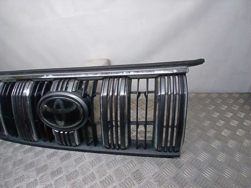 Recambio de rejilla delantera para toyota land cruiser (j15) vx referencia OEM IAM 5310160F10  