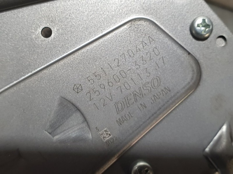 Recambio de motor limpia trasero para jeep compass ii sport 4x2 referencia OEM IAM 2596003320 55112704AA DENSO