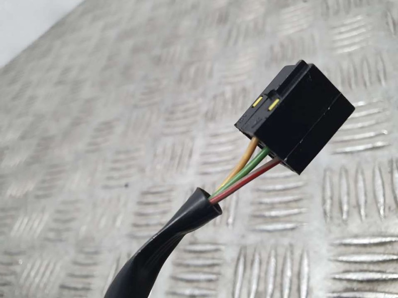 Recambio de retrovisor izquierdo para opel corsa e selective referencia OEM IAM 468435664  ELECTRICO 3 CABLES