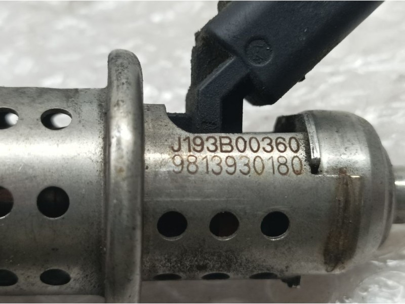 Recambio de inyector adblue para peugeot 308 sw allure referencia OEM IAM 9813930180  